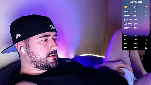 Snapshot of DominantTheo chatting on December 30, 2:53 am DominantTheo online show from December 30, 2:53 am