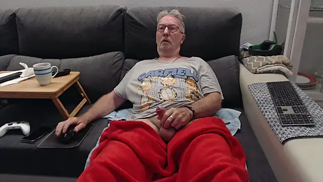 Nudelschwanz online show from April 18, 4:03 am