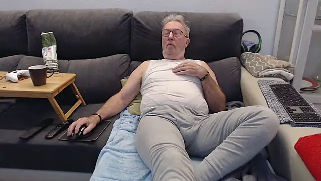 Nudelschwanz online show from March 3, 7:16 am