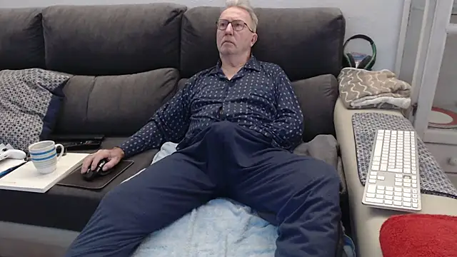 Nudelschwanz online show from February 11, 8:08 am