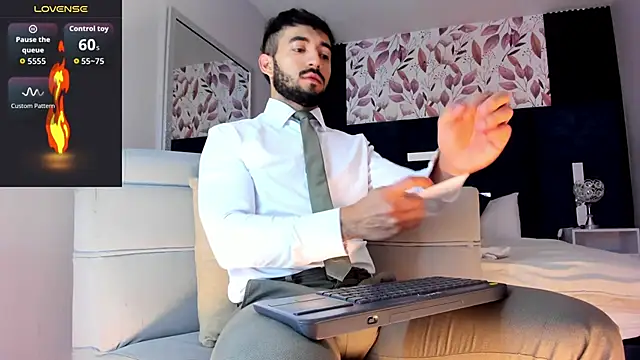 MarkWalker   online show from April 18, 11:11 am