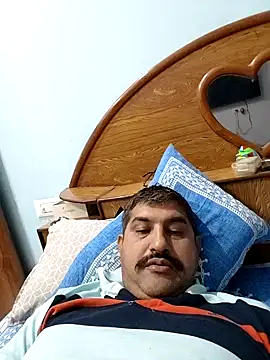 Snapshot of Amandev7 chatting on October 18, 3:11 am Amandev7 online show from October 18, 3:11 am