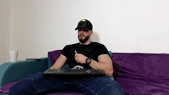 Snapshot of TheTopAlex chatting on December 11, 3:47 am TheTopAlex online show from December 11, 3:47 am