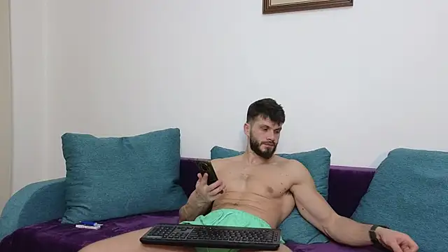 Snapshot of TheTopAlex chatting on February 2, 4:32 pm TheTopAlex online show from February 2, 4:32 pm