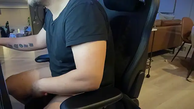 HungandThickLatin online show from February 20, 2:18 am