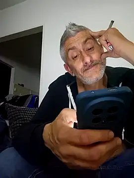 cuci45 online show from April 20, 9:28 pm