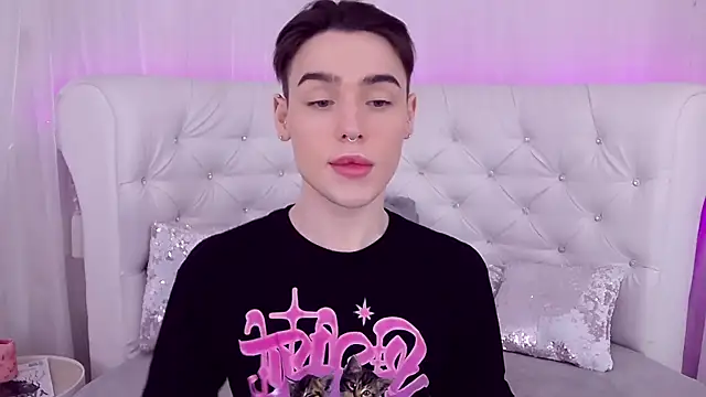 Snapshot of RobbyCharming chatting on March 9, 7:48 pm RobbyCharming online show from March 9, 7:48 pm