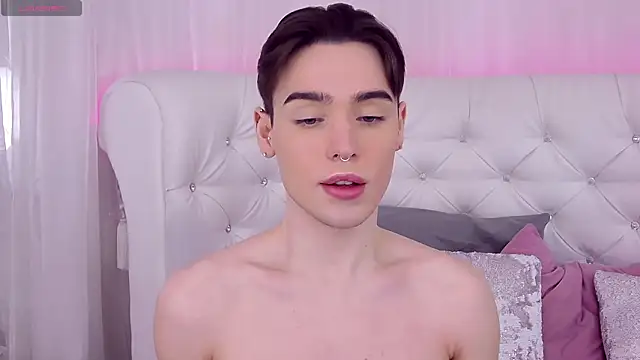 Snapshot of RobbyCharming chatting on March 17, 7:48 pm RobbyCharming online show from March 17, 7:48 pm
