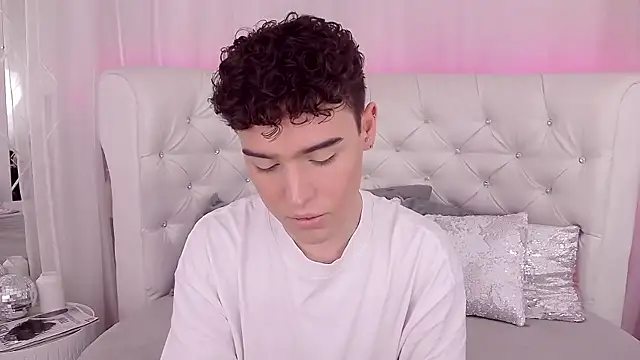 Snapshot of RobbyCharming chatting on September 11, 3:38 am RobbyCharming online show from September 11, 3:38 am