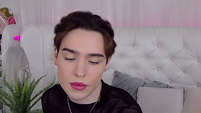 RobbyCharming online show from April 12, 8:16 am