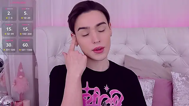 Snapshot of RobbyCharming chatting on January 10, 7:54 pm RobbyCharming online show from January 10, 7:54 pm