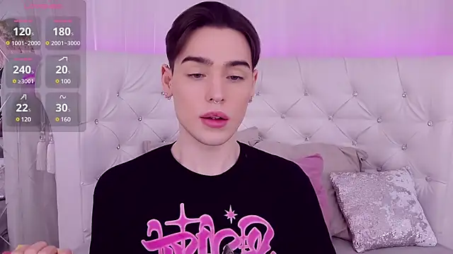 Snapshot of RobbyCharming chatting on January 31, 7:51 pm RobbyCharming online show from January 31, 7:51 pm