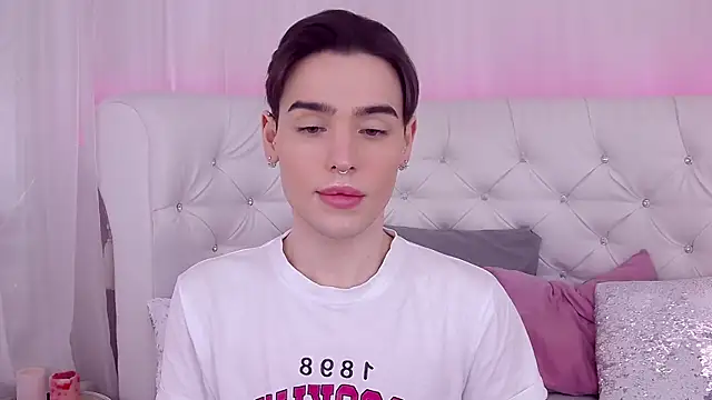 Snapshot of RobbyCharming chatting on February 9, 7:41 pm RobbyCharming online show from February 9, 7:41 pm