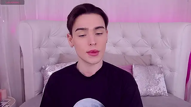 Snapshot of RobbyCharming chatting on January 3, 7:50 pm RobbyCharming online show from January 3, 7:50 pm