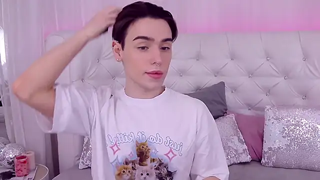 Snapshot of RobbyCharming chatting on March 2, 7:41 pm RobbyCharming online show from March 2, 7:41 pm