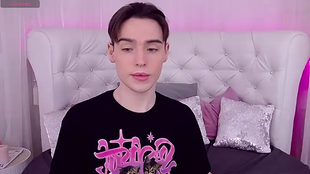 Snapshot of RobbyCharming chatting on March 22, 1:54 am RobbyCharming online show from March 22, 1:54 am