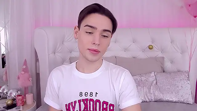 Snapshot of RobbyCharming chatting on December 27, 7:46 pm RobbyCharming online show from December 27, 7:46 pm