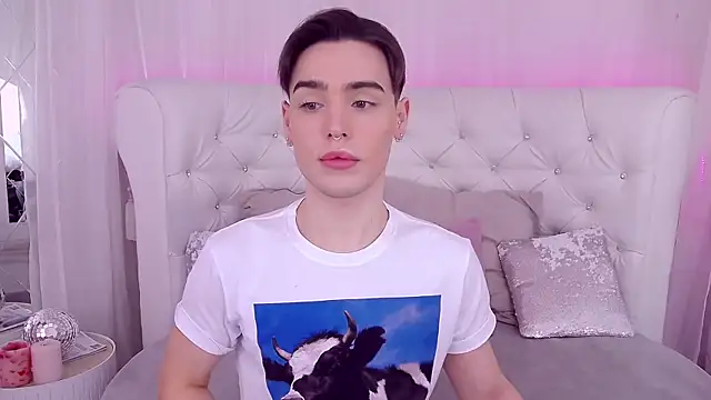 Snapshot of RobbyCharming chatting on January 25, 7:39 pm RobbyCharming online show from January 25, 7:39 pm