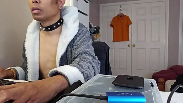 AmGuy23 online show from November 18, 8:34 pm