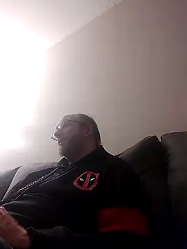 Snapshot of TaylorBlaze chatting on December 26, 1:40 am TaylorBlaze online show from December 26, 1:40 am