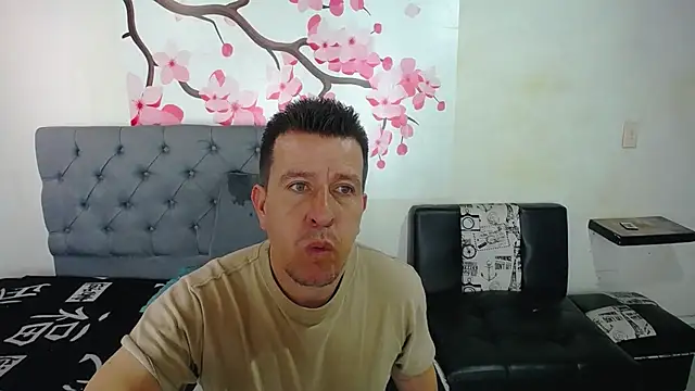 Snapshot of amaya_627 chatting on December 18, 3:00 pm amaya 627 online show from December 18, 3:00 pm