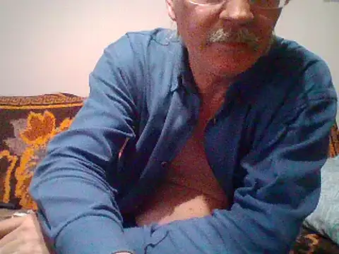 Snapshot of cumloverboyxx69 chatting on February 6, 9:38 pm cumloverboyxx69 online show from February 6, 9:38 pm