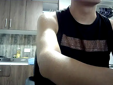 Snapshot of axeldaviid chatting on March 5, 2:25 am axeldaviid online show from March 5, 2:25 am