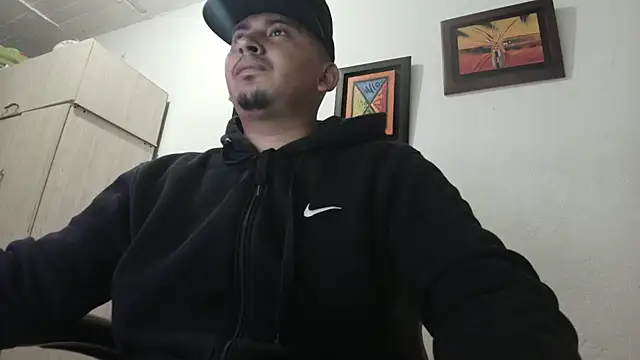 Snapshot of myke_andrade chatting on September 16, 4:24 am myke andrade online show from September 16, 4:24 am