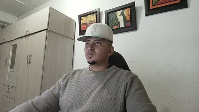 Snapshot of myke_andrade chatting on October 2, 5:22 am myke andrade online show from October 2, 5:22 am