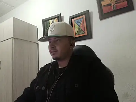 Snapshot of myke_andrade chatting on September 22, 2:33 am myke andrade online show from September 22, 2:33 am