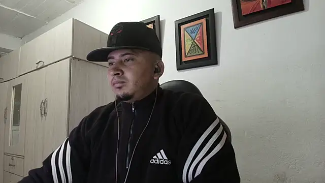 Snapshot of myke_andrade chatting on September 26, 5:05 am myke andrade online show from September 26, 5:05 am