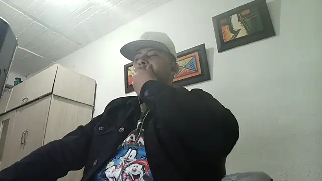 Snapshot of myke_andrade chatting on October 11, 4:49 am myke andrade online show from October 11, 4:49 am