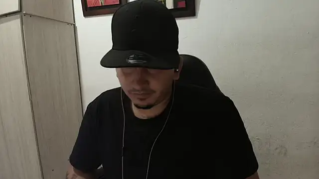 Snapshot of myke_andrade chatting on October 1, 2:48 am myke andrade online show from October 1, 2:48 am