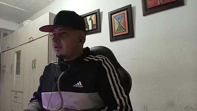 Snapshot of myke_andrade chatting on September 25, 3:49 am myke andrade online show from September 25, 3:49 am