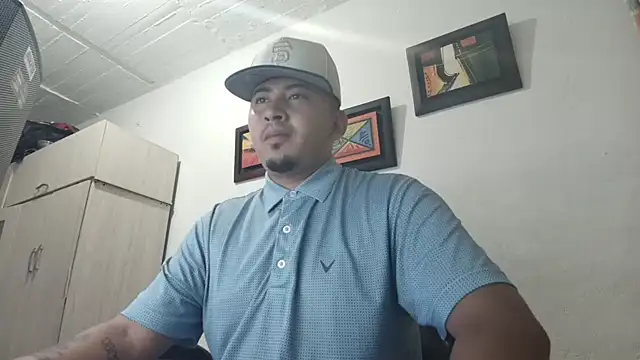 Snapshot of myke_andrade chatting on October 4, 10:58 pm myke andrade online show from October 4, 10:58 pm
