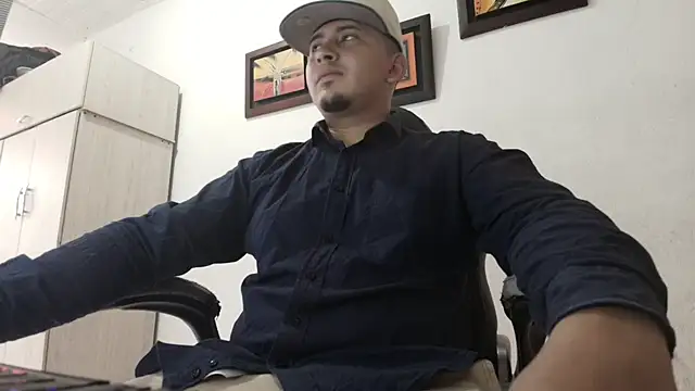 Snapshot of myke_andrade chatting on October 3, 8:36 pm myke andrade online show from October 3, 8:36 pm