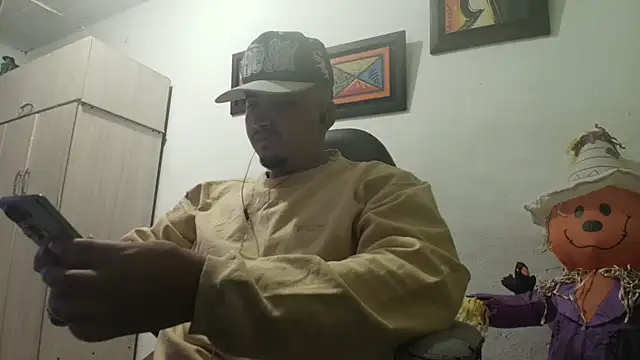 Snapshot of myke_andrade chatting on October 12, 5:12 am myke andrade online show from October 12, 5:12 am