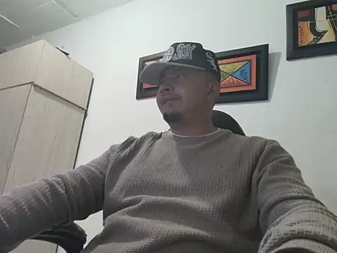 Snapshot of myke_andrade chatting on October 17, 2:48 am myke andrade online show from October 17, 2:48 am