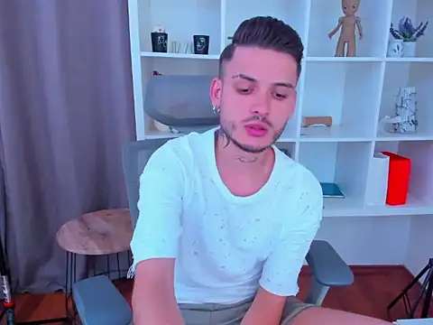 andboyfor6 online show from June 13, 9:51 am