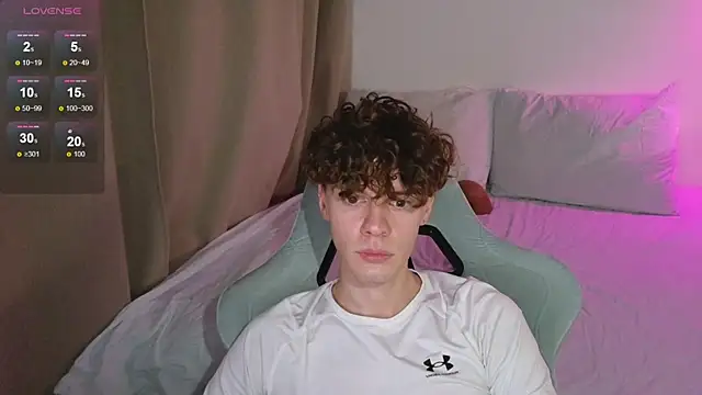 cute thomas online show from April 24, 7:16 pm