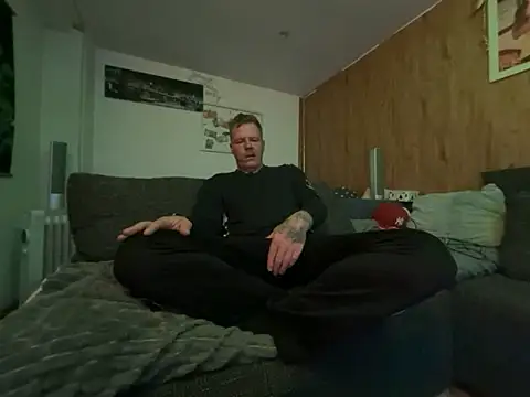 steveindahouse online show from October 29, 5:21 am