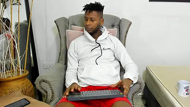 Snapshot of santhi_lee chatting on March 7, 2:25 am santhi lee online show from March 7, 2:25 am