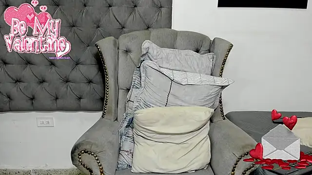 Snapshot of santhi_lee chatting on February 15, 2:37 am santhi lee online show from February 15, 2:37 am
