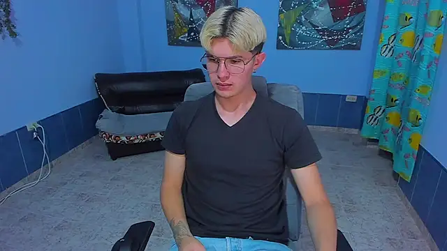 patrik 027 online show from November 28, 6:49 am