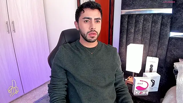 Snapshot of ItsMeEros chatting on February 7, 9:48 pm ItsMeEros online show from February 7, 9:48 pm