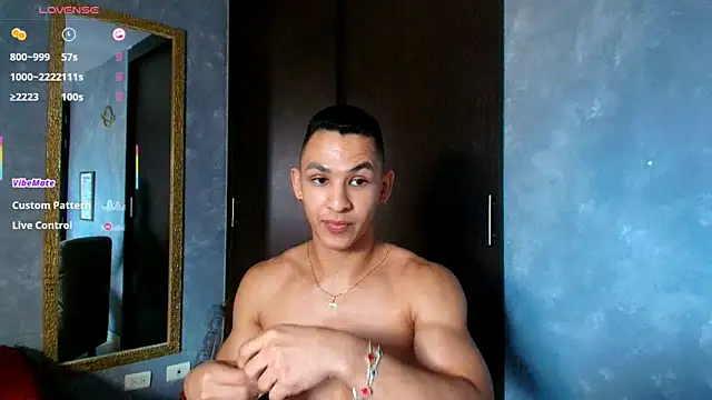 Snapshot of liuscast22 chatting on October 15, 3:08 pm liuscast22 online show from October 15, 3:08 pm