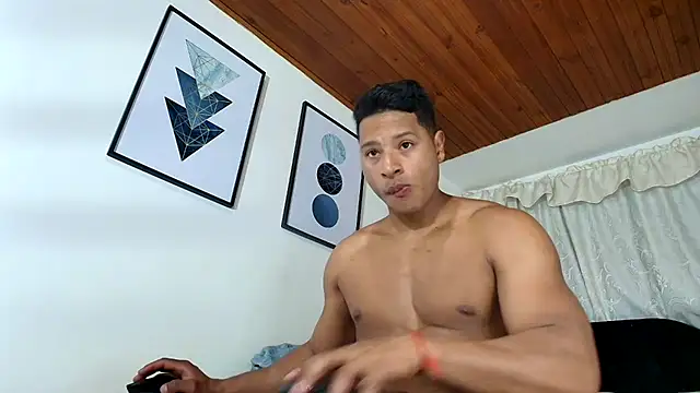 Snapshot of sam_her chatting on October 6, 11:20 pm sam her online show from October 6, 11:20 pm