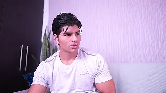 wild col  online show from April 18, 11:15 pm