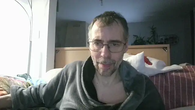 ptitcanard60600 online show from April 15, 9:15 pm