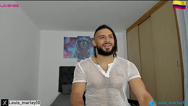 Snapshot of Louis_marley__ chatting on February 11, 10:50 pm Louis marley online show from February 11, 10:50 pm
